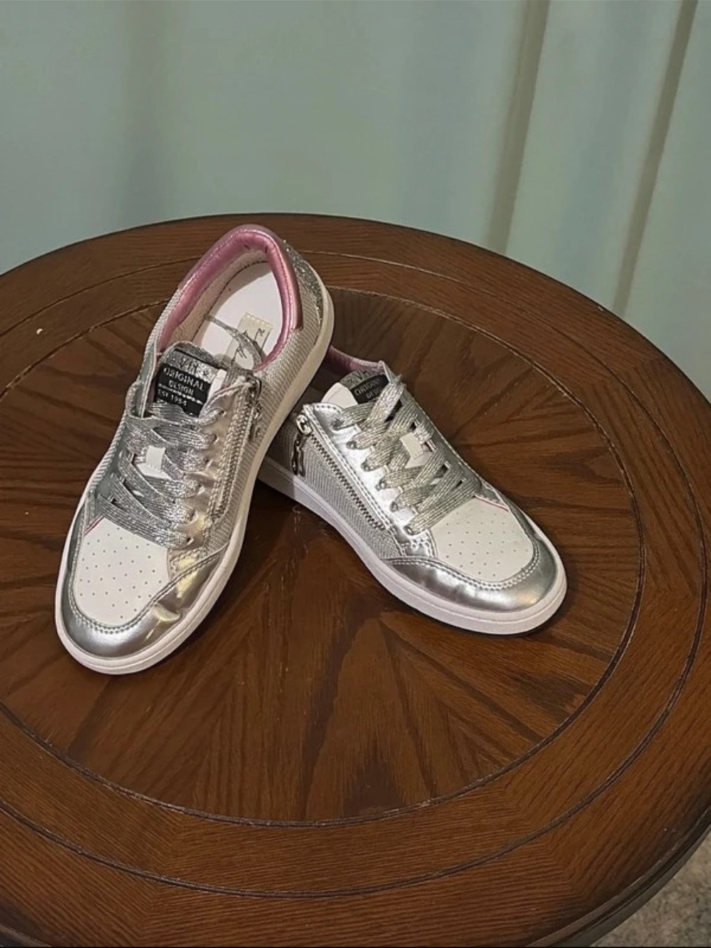 Shiny Silver Low-Top Sneakers with Pink Collar